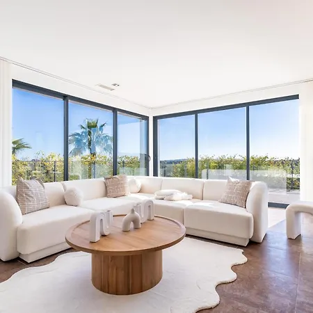 Luxueuse Pour Huit Personnes, Piscine Et Vue Sur Le Golf Villa